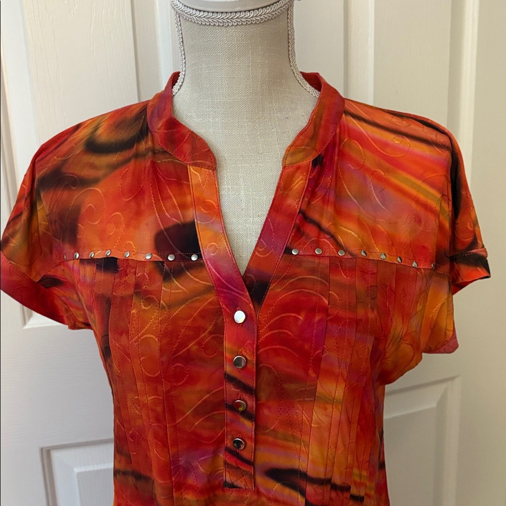 NWOT Cocomo Beautiful Multi-color Blouse Embellished w/Gold Studs & Buttons - M - Picture 9 of 17